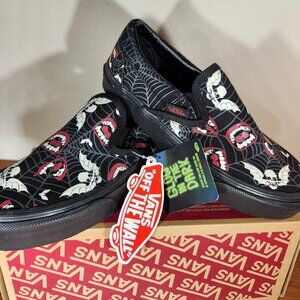 VANS  Glow Frights Luminous Glow in Dark Classic Slip-on Men (3.5)/ Women (5.0)